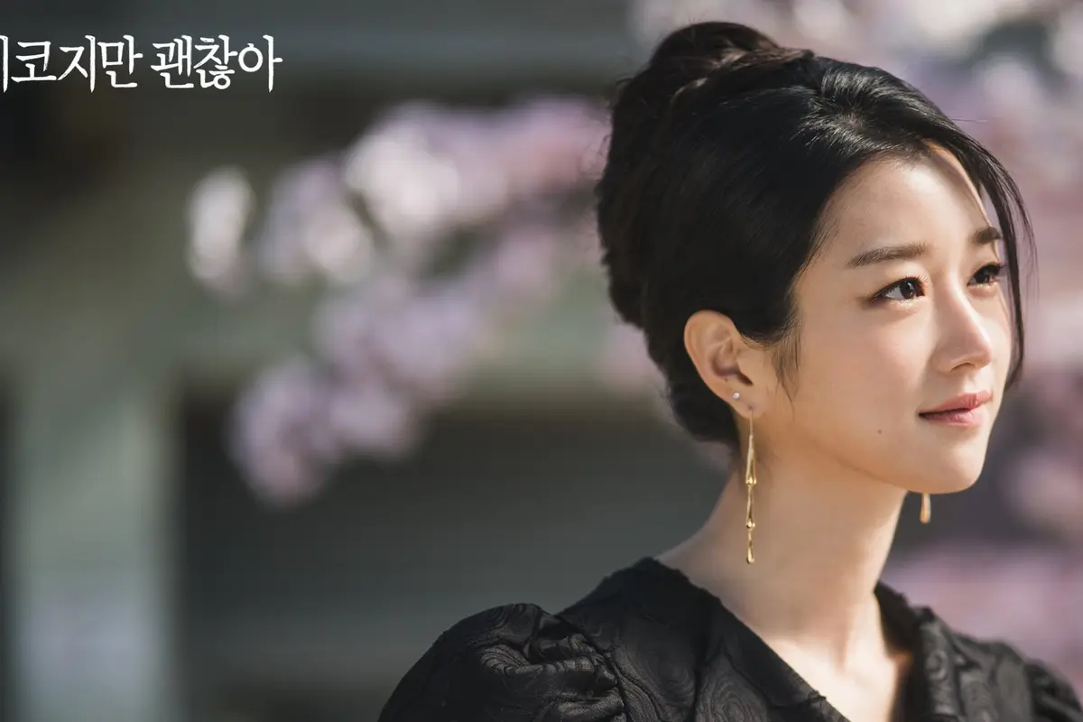 Tiru Gaya Makeup ala Seo Ye Ji dalam Drama It’s Okay To Not Be Okay, Tampilkan Sisi Misterius yang Menggoda