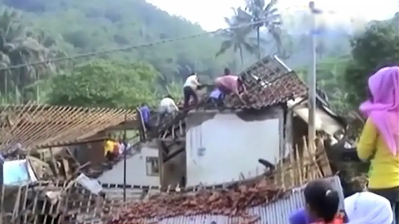 (Lip6 Siang) Longsor-Banjir