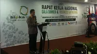 Ketua Komite Ekonomi Dan Industri Nasional Republik Indonesia, Sutrisno Bachir berbicara dalam rapat kerja nasional Himpunan Pengusaha KAHMI (HIPKA), Kamis (21/09/2017). (Liputan6.com/Mulyono Sri Hutomo). 