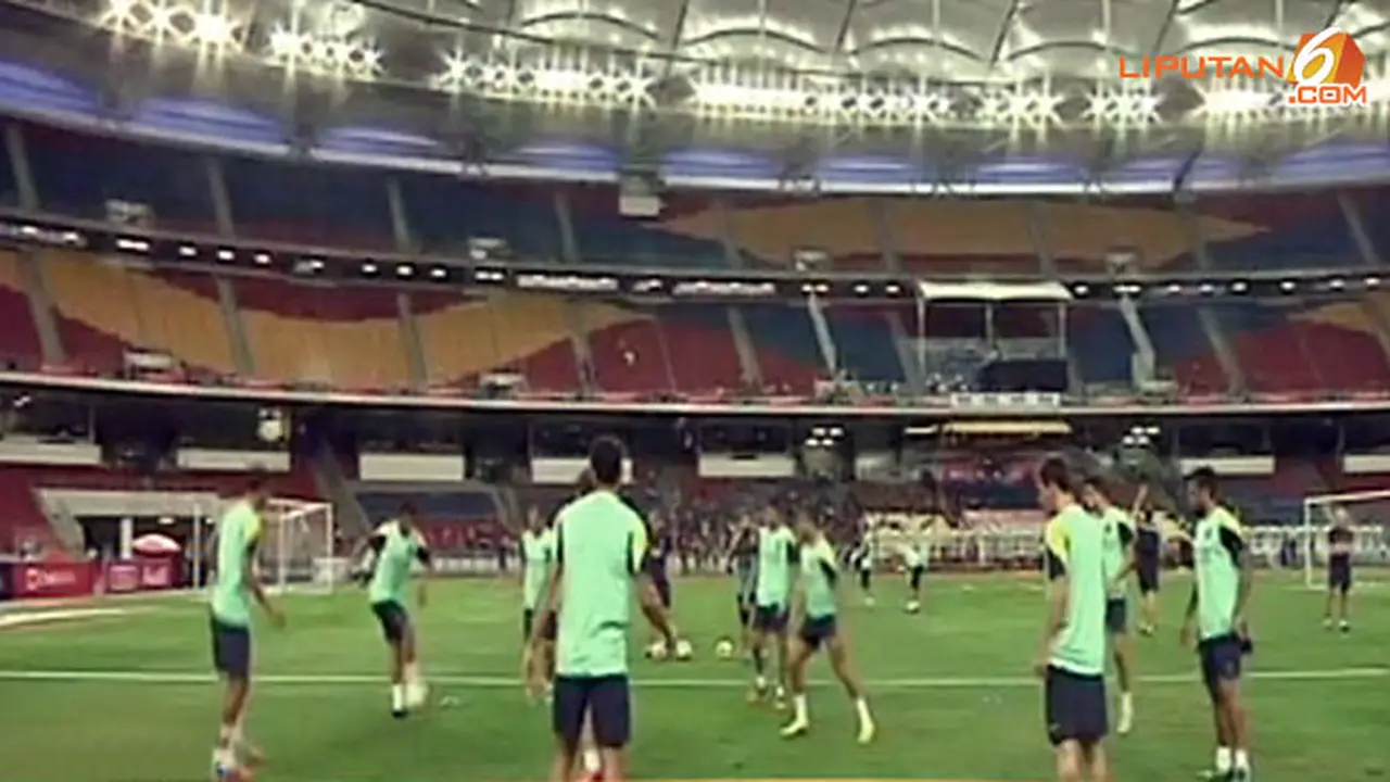 barca-malaysia-130810b.jpg