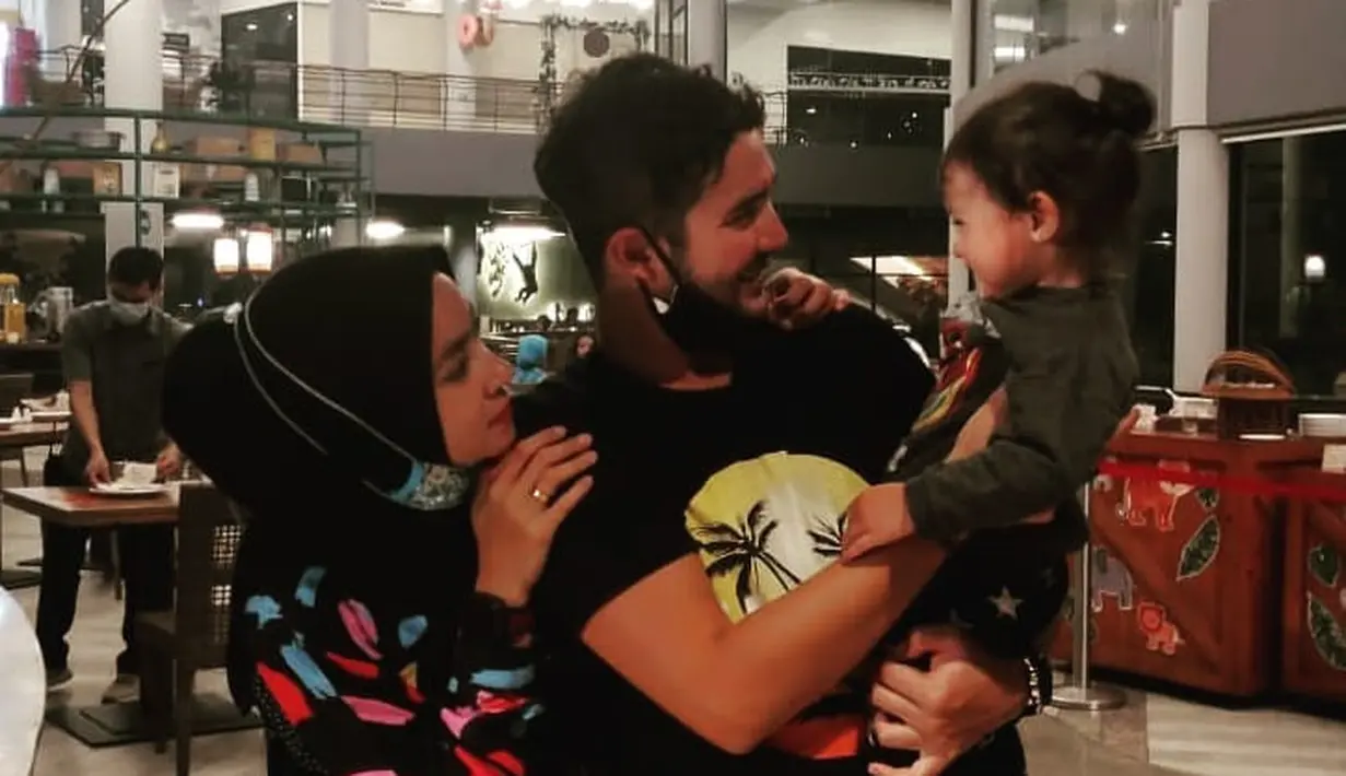 Aryani Fitriana dan Donny Michael (Instagram/aryanifitriana24)