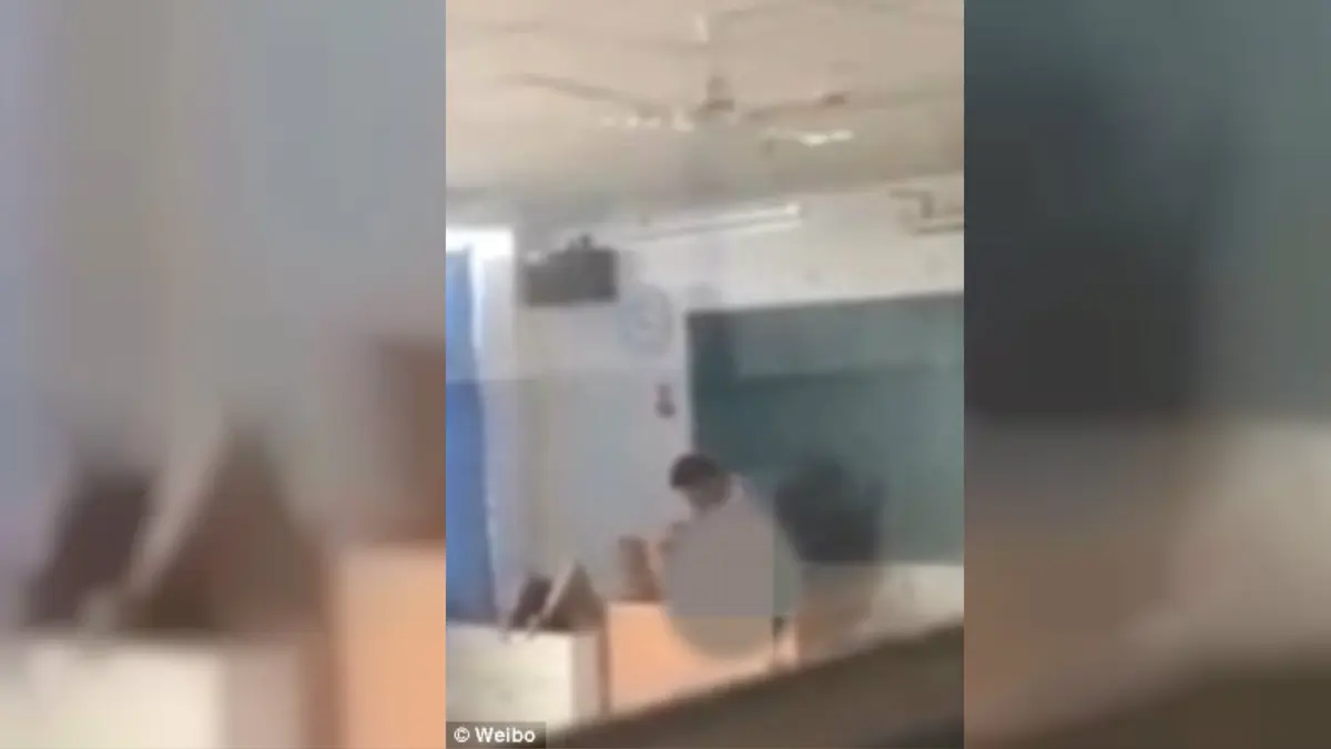 Heboh Video Mesum Dosen dan Murid di Ruang Kelas - Global Liputan6.com