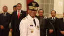 Wakil Gubernur Kepulauan Riau (Kepri) Isdianto usai dilantik Presiden Joko Widodo atau Jokowi di Istana Negara, Jakarta, Selasa (27/3). Jokowi mengambil sumpah Isdianto sebelum resmi menempati jabatan Wakil Gubernur Kepri. (Liputan6.com/Angga Yuniar)