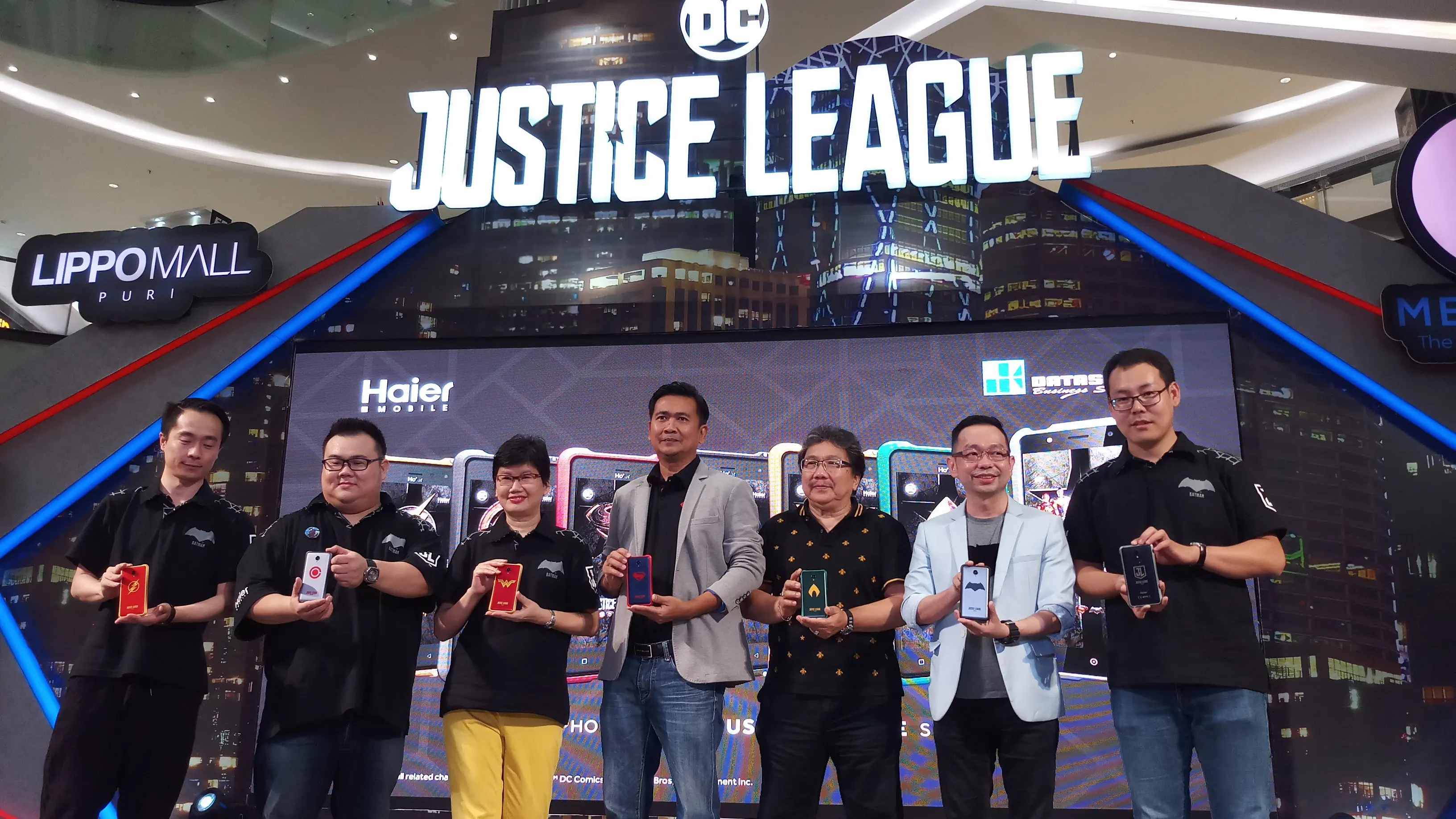 Peluncuran Haier G7 dan L7 edisi Justice League di Jakarta, Selasa (14/11/2017). (Liputan6.com/Agustin Setyo Wardani)