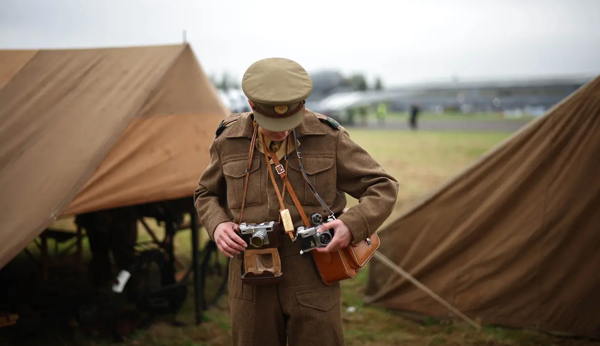 Lebih dari dua juta personel tentara Sekutu dari berbagai kecabangan dan negara terlibat dalam Operasi Overlord yang dimulai dengan D-Day Normandia. (HENRY NICHOLLS/AFP)