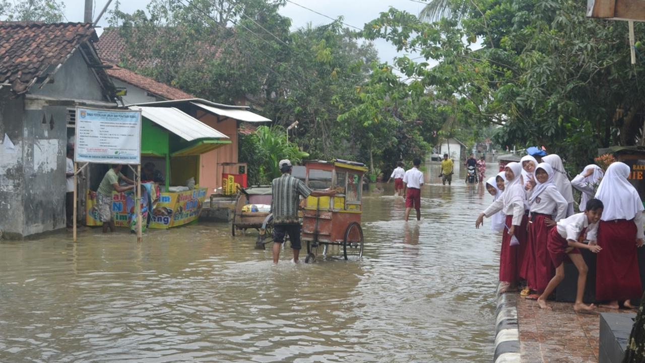 Cilacap Dikepung Banjir, 3 Sekolah di Kawasan Bencana Tetap Buka