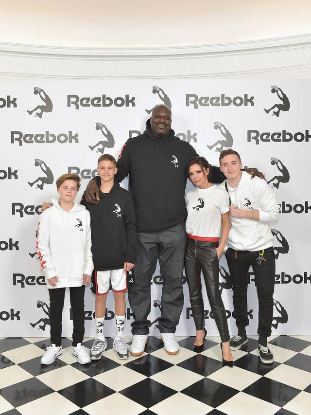 Kaos Siluet Ikonik Bintang Basket Shaquille O'neal dari Koleksi Terbaru Reebok dengan Victoria Beckham