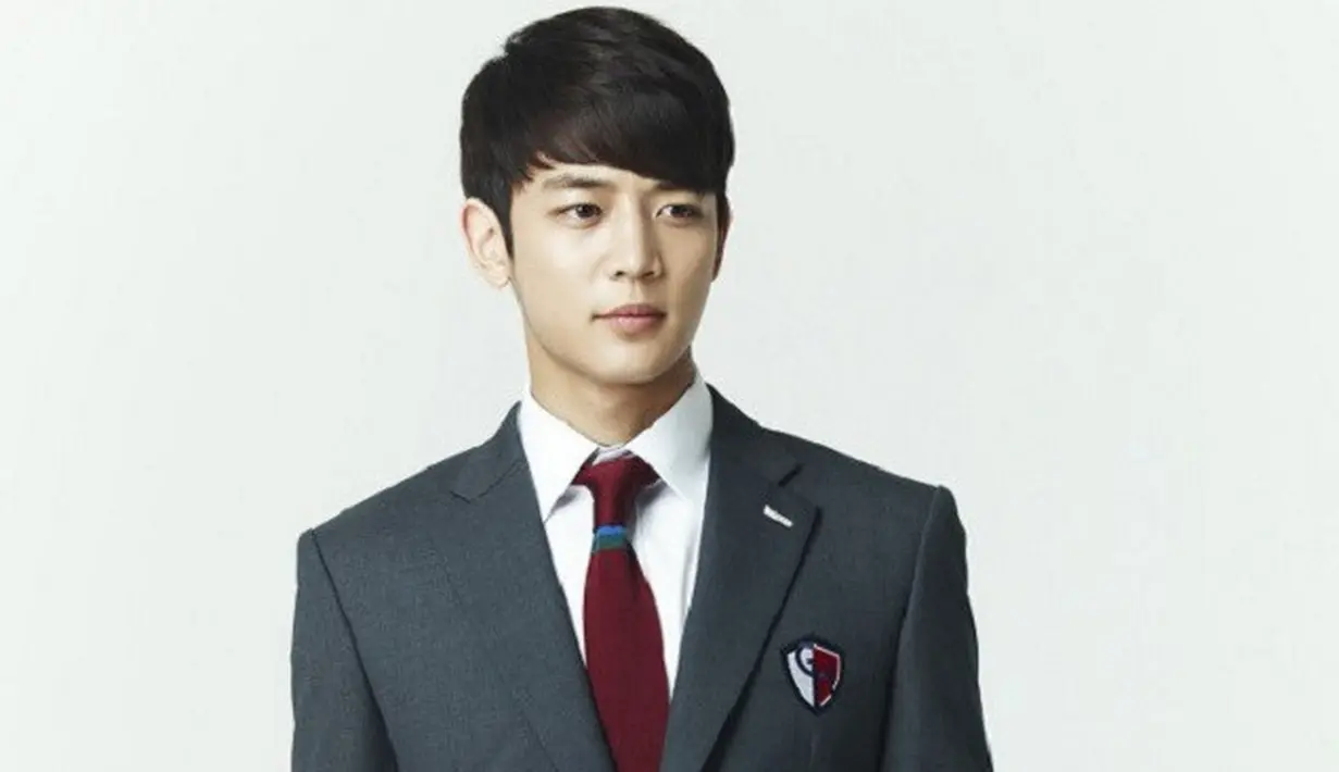 Minho SHINee mengungkapkan jika ia kesusahan untuk menambah berat badan. Meskipun ia sudah banyak makan, akan tetapi hal itu tak bisa membuat berat badannya bertambah. (Foto: Soompi.com)