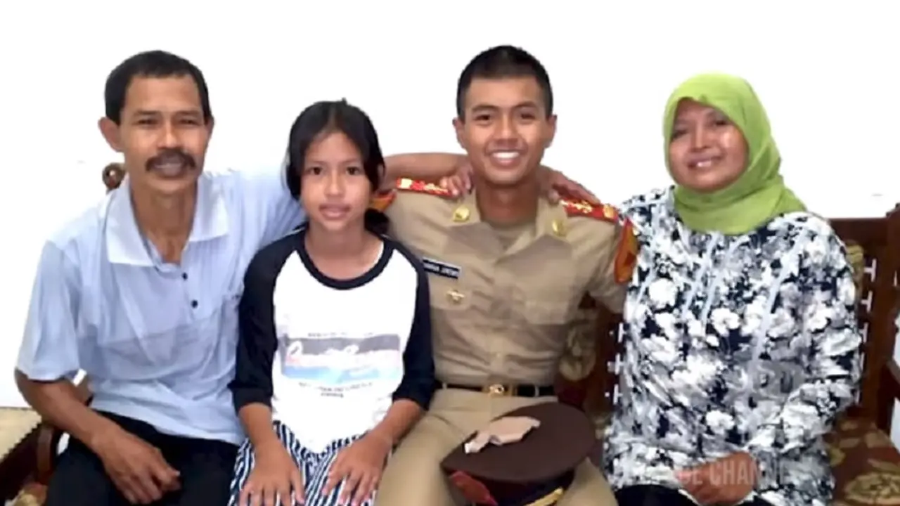 Inspiratif, Perjuangan Anak Tukang Cukur Lulus Taruna Akmil TNI AD