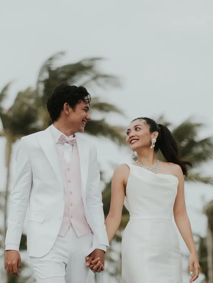 [Fimela] Adipati Dolken dan Canti Tachril