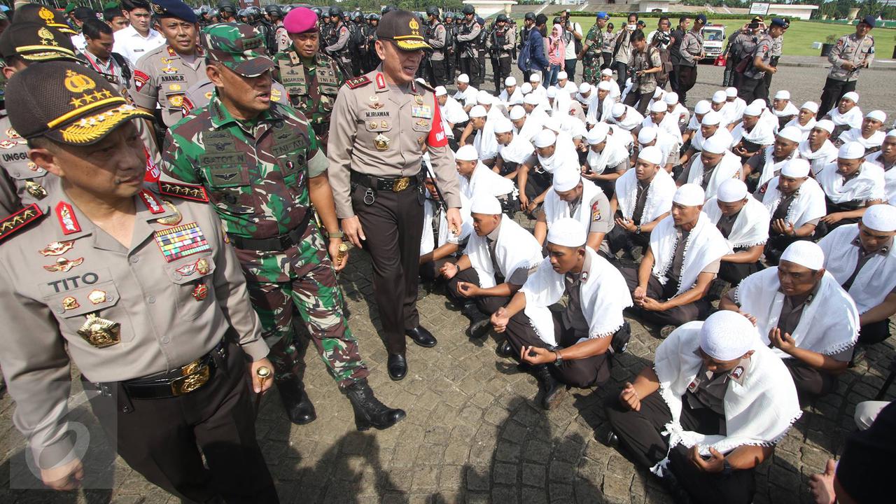20161103-Ribuan Pasukan TNI dan Polri Ikuti Apel di Silang Monas-Jakarta