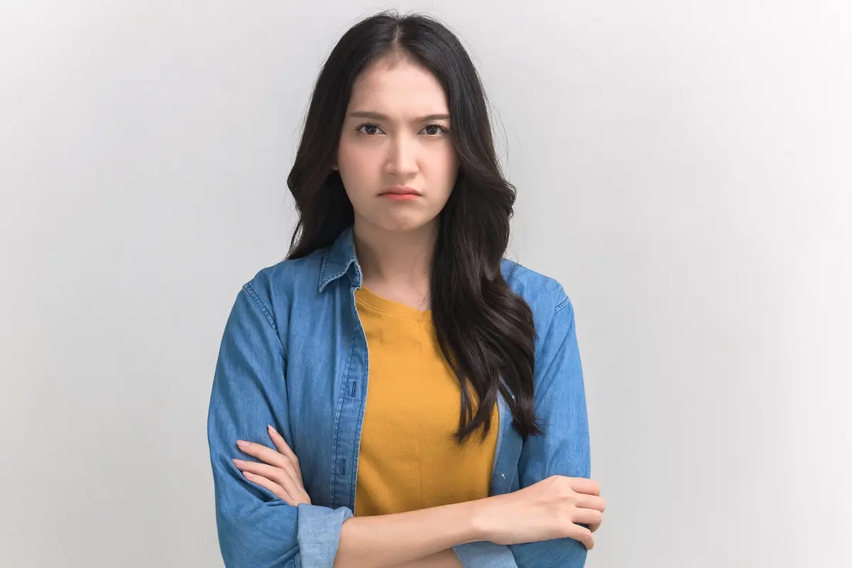 perempuan dan sedih