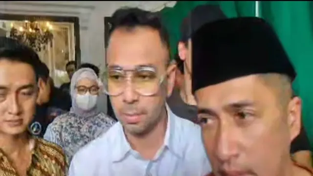 Detik-detik Jenazah Mpok Alpa Tiba di Rumah Duka