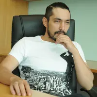 Abimana Arisatya saat berkunjung di redaksi Bintang.com