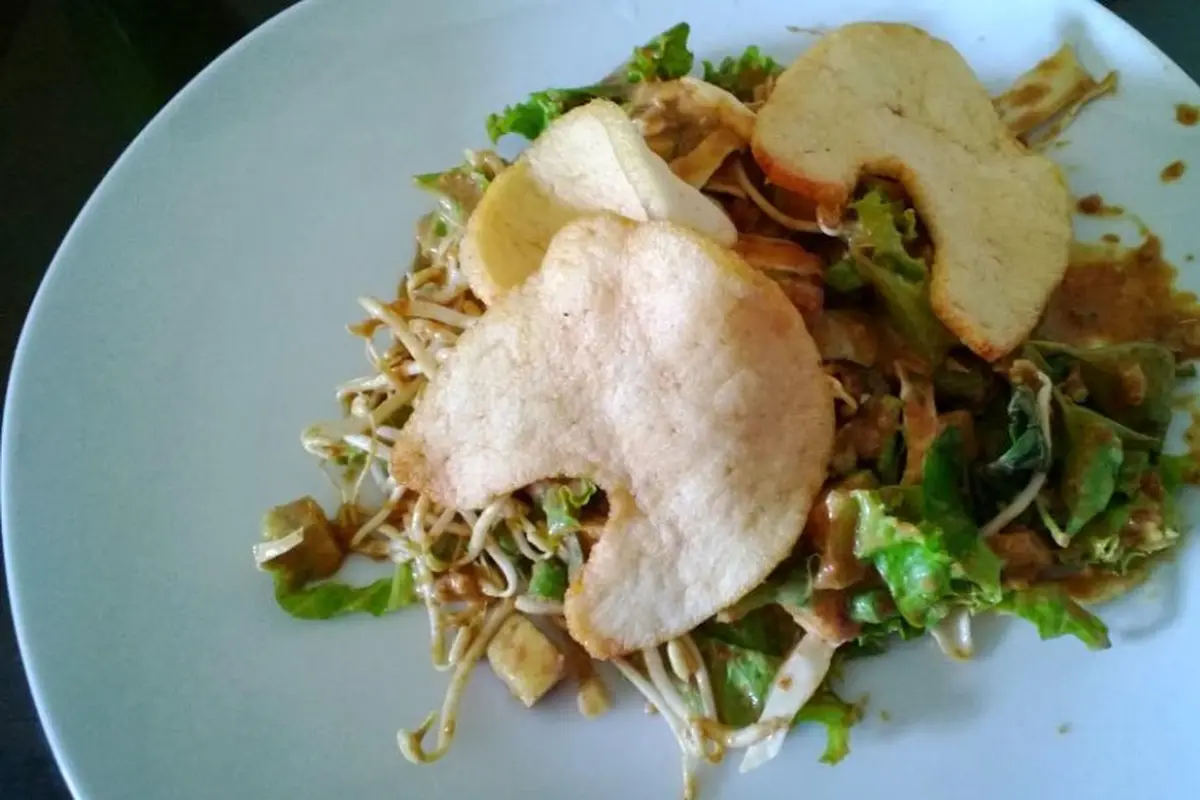 Karedok vs Gado-gado, Kamu Pilih Mana?