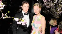Adik Paris Hilton, Nicky Hilton baru saja bertunangan dengan kekasihnya seorang pewaris bank ternama James Rothschild.