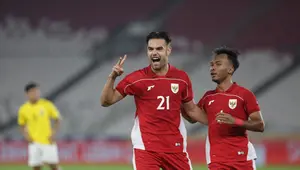 Jens Raven usai mencetak gol kedua untuk Timnas Indonesia U-23 pada ASEAN U23 Championship Mandiri Cup di Stadion Utama Gelora Bung Karno, Jakarta, Selasa (15/7/2025). (Liputan6.com/Helmi Fithriansyah)