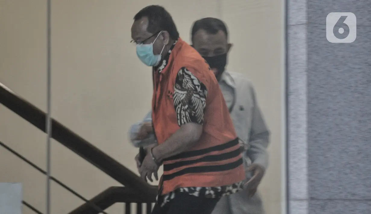 Tersangka mantan Sekretaris Mahkamah Agung (MA) Nurhadi saat tiba di Gedung KPK, Jakarta, Kamis (23/7/2020). Nurhadi kembali menjalani pemeriksaan lanjutan sebagai tersangka terkait kasus suap dan gratifikasi penanganan perkara di MA senilai Rp46 miliar. (merdeka.com/Iqbal S Nugroho)