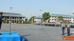 Citizen6, Surabaya: Segenap prajurit dan PNS Kolinlamil melaksanakan upacara 17 - an pada Juni 2012 dengan Inspektur Upacara Kaskolinlamil, Laksma TNI I.N.G.N. Ary Atmaja di Lapangan Apel Mako Kolinlamil, Tanjung Priok, Jakarta, Senin (18/6). (Pengirim: K