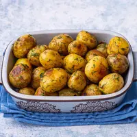 ilustrasi baby potato/Cesarz/Shutterstock