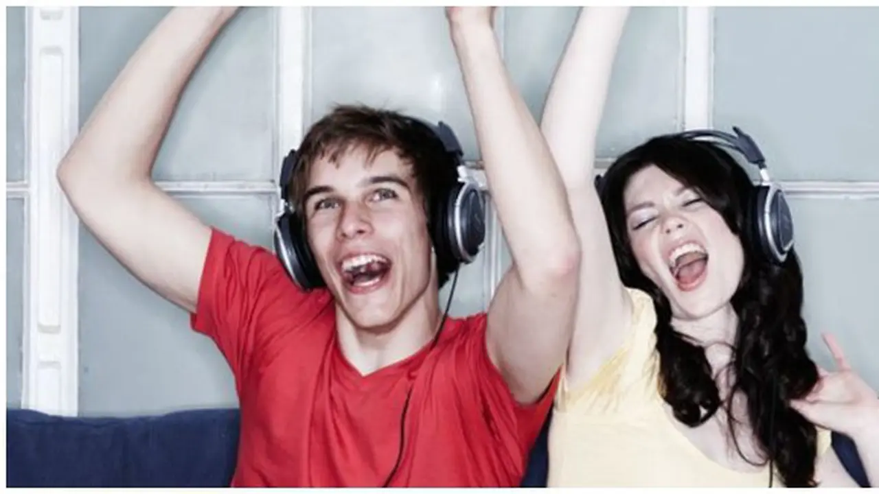 (C) shutterstock