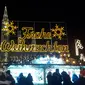 Halaman Rathaus (Balaikota) Wina pada malam Natal hanya dijaga satu mobil polisi. (Liputan6.com/Reza Khomaini)