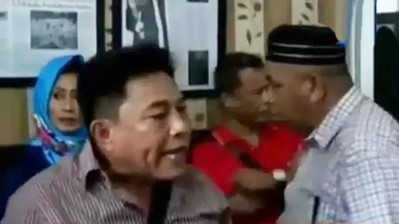 VIDEO: Gagal Umrah, Para Jemaah Ini Minta Seluruh Uang Kembali