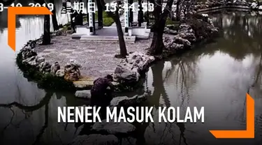 Seorang nenek dan cucunya terpeleset dan terjatuh ke dalam kolam teratai di China. Saat kejadian sang nenek tengah memapah cucunya.