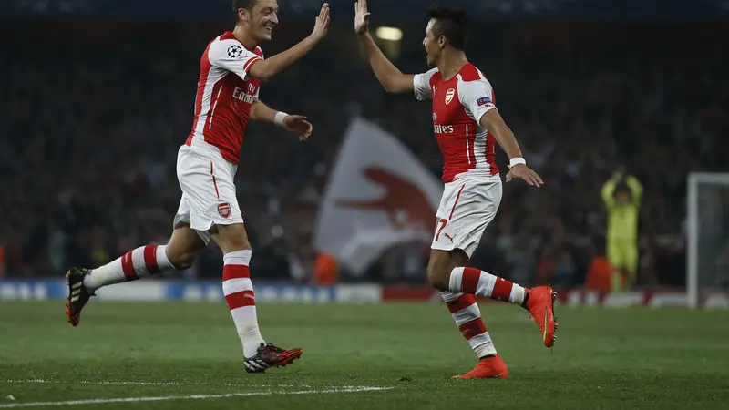 Alexis Sanchez dan Mesut Ozil