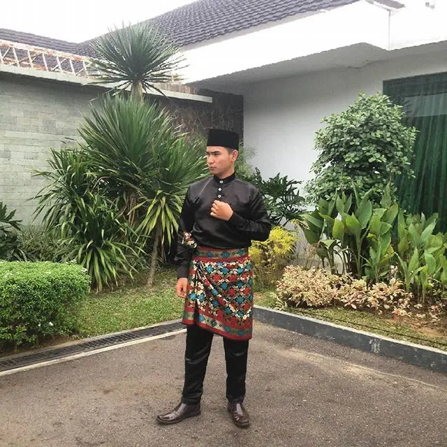 7 Gaya Hari Putra LIDA 2020 Saat Pakai Busana Adat Ini Keren
