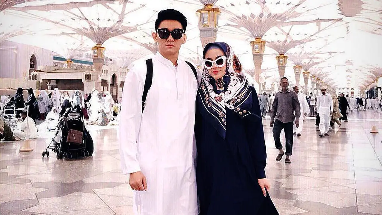 [Fimela] Ifan Seventeen dan Istri