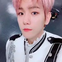 Baekhyun dan Loco (Foto: Instagram/baekhyunee_exo, Instagram/satgotloco)