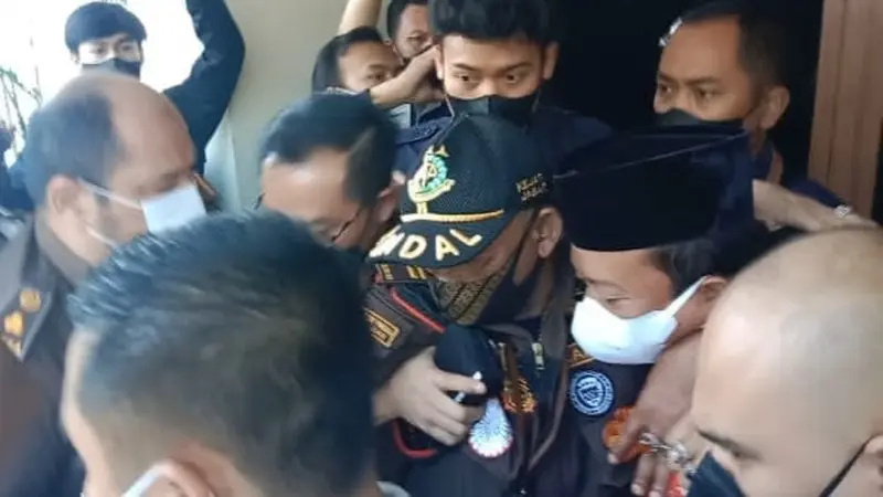 Terdakwa kasus pemerkosaan 12 santriwati di Bandung Herry Wirawan dituntut hukuman mati