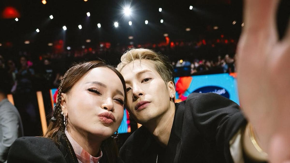 Bikin Iri! Gaya Serasi Rossa Duet dengan Jackson Wang di Atas Panggung, Akrab Layaknya Bestie