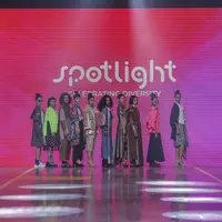 Indonesia Fashion Chamber (IFC) telah sukses menggelar SPOTLIGHT Indonesia, perhelatan fesyen untuk merayakan keragaman budaya Indonesia sebagai inspirasi karya-karya unggulan fesyen Indonesia