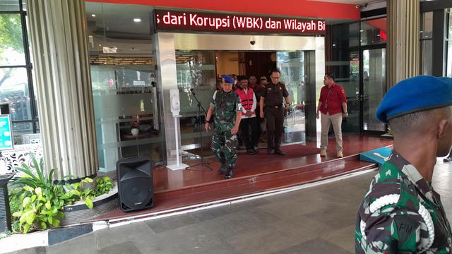 Kejaksaan Agung menetapkan Menkominfo Johnny G Plate sebagai tersangka.