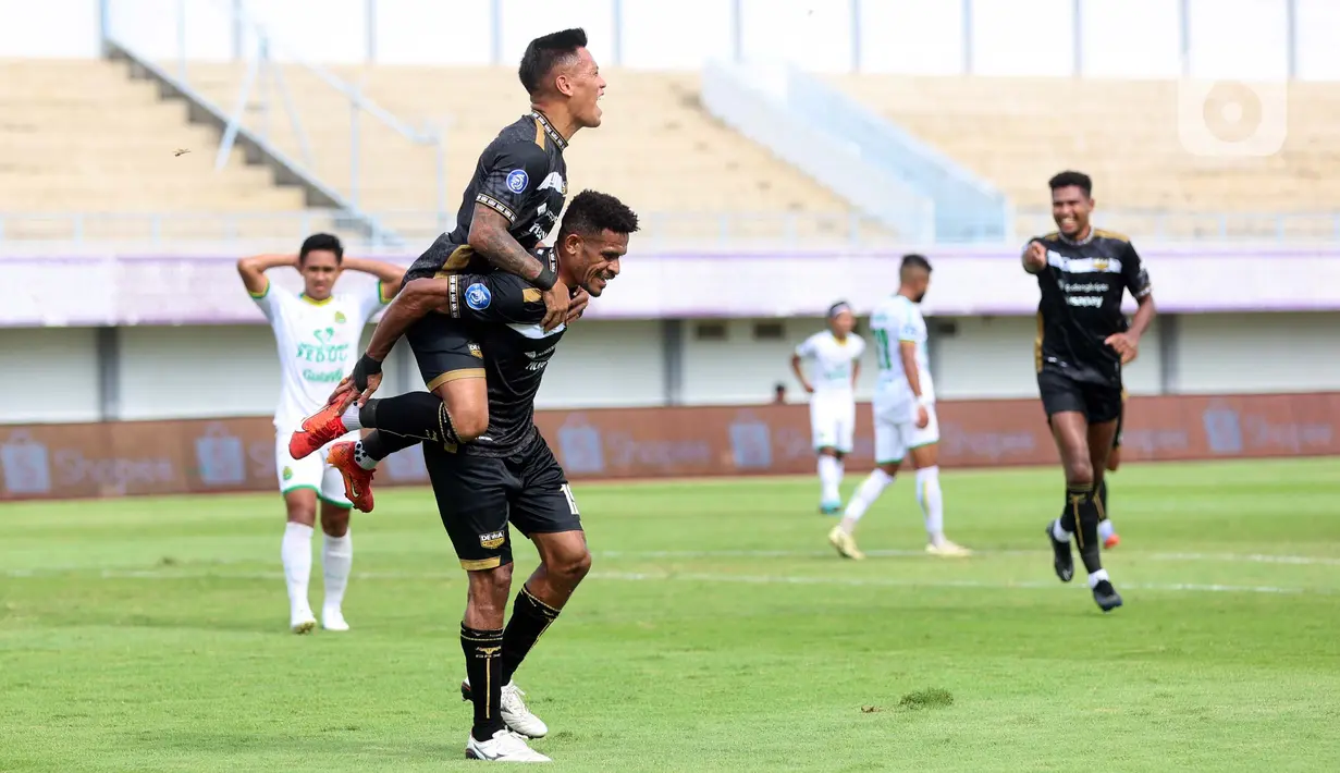 Dewa United sukses meraih poin penuh usai mengalahkan Persikabo 1973 dengan skor 2-1. (Bola.com/M Iqbal Ichsan)