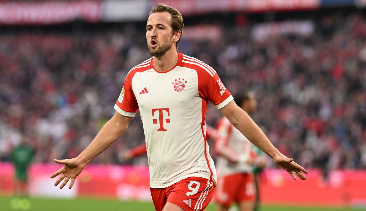 Harry Kane didatangkan Bayern Munchen dari klub Premier League, Tottenham Hotspur pada awal musim 2023/2024 dengan nilai transfer mencapai 95 juta euro. Bersama Tottenham Hotspur yang dibelanya di Premier League mulai 2010/2011 hingga 2022/2023 ia sama sekali belum pernah mencicipi gelar juara liga. (AFP/Lukas Barth)