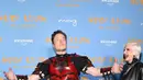 Elon Musk berpose bersama ibunya Maye menghadiri Pesta Halloween Tahunan ke-21 Heidi Klum di Sake No Hana di Moxy Lower East Side di New York City pada 31 Oktober 2022. (Noam Galai/Getty Images for Heidi Klum/AFP)