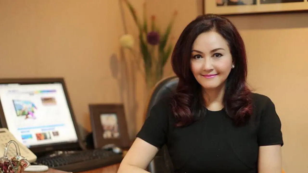 Atiek Nur Wahyuni, Direktur Cantik yang Inspiratif & Kekinian