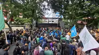 Tolak Program MBG dan Efisiensi Anggaran, BEM se-Makassar Demo di DPRD Sulsel