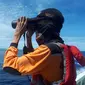 Tim gabungan melakukan pencarian terhadap korban kapal karam di perairan Kota Padang. (Liputan6.com/ Dok SAR Padang)