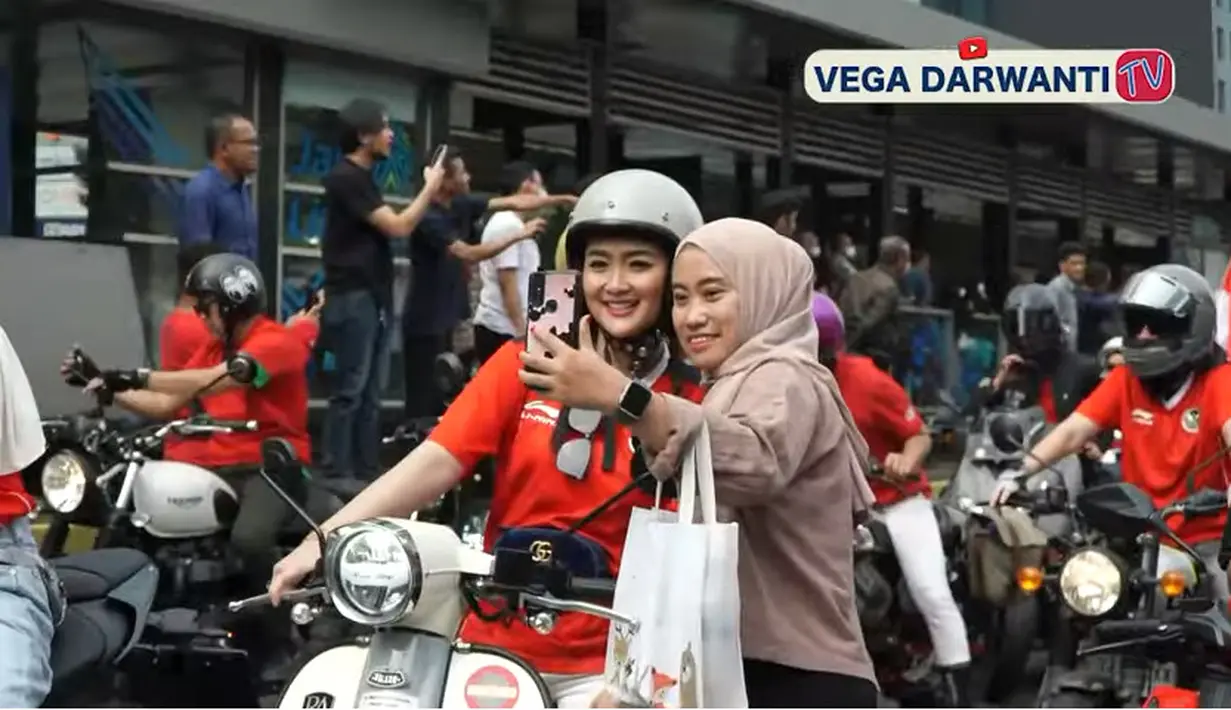 Konvoi start dari GBK, lalu menuju Jalan Sudirman, kemudian ke Bundaran HI, dan finis di SUGBK pada Jumat (19/5). [Youtube/Vega Darwanti TV]