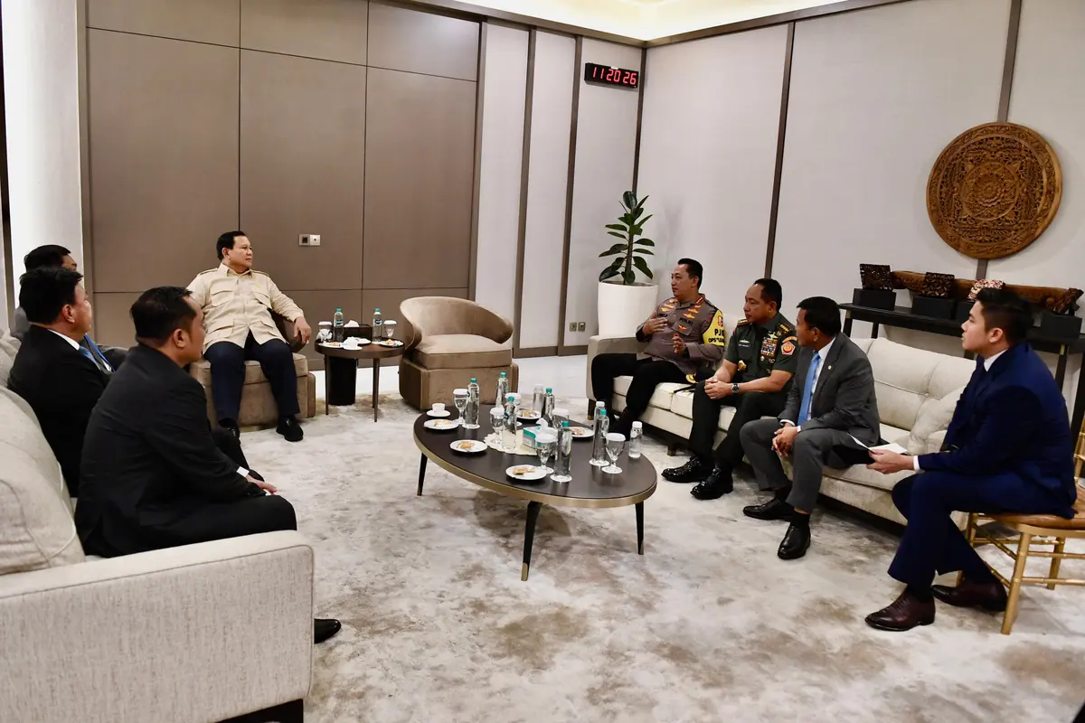 Presiden Prabowo Subianto tiba di Indonesia usai menghadiri KTT ke-11 Developing Eight (D-8) di Kairo, Mesir, Senin (23/12/2024).