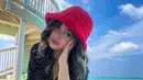 Dalam film tersebut, ia pun beradu akting dengan Angga Yunanda yang namanya meroket usai bermain film Dua Garis Biru. Kini usai disibukan dengan syuting film Di Bawah Umur, Yoriko pun terlihat tengah menikmati liburan. (Liputan6.com/IG/@yorikooangln_)