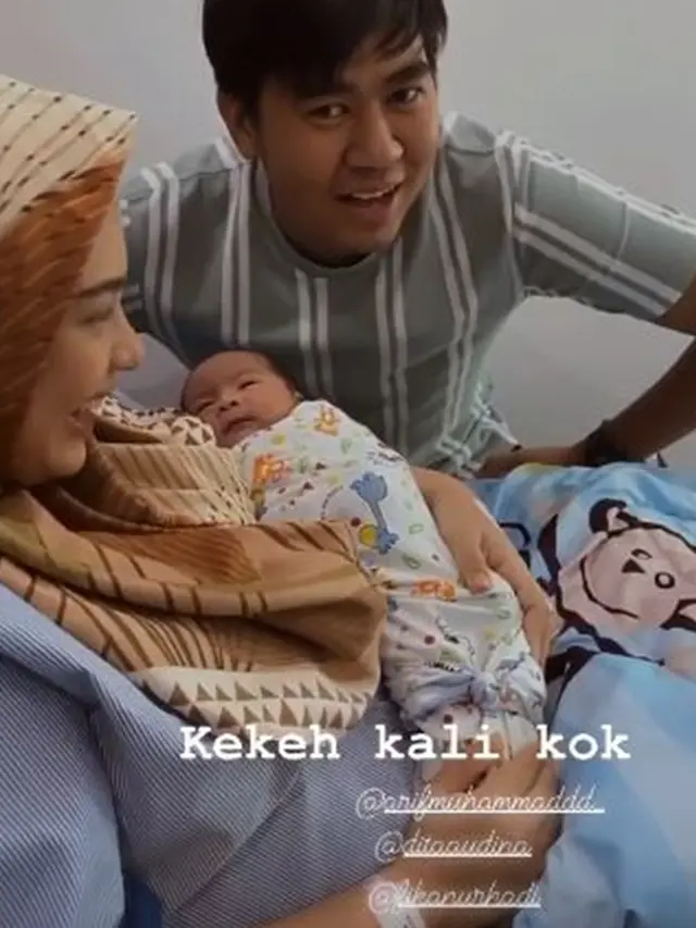 6 Momen Romantis Arif Muhammad 'Mak Beti' Dampingi Istrinya Melahirkan