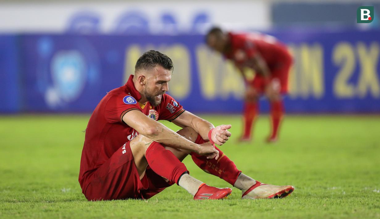 Marko Simic yang gagal menuntaskan tugasnya sebagai eksekutor penalti di menit ke-89 membuat Persija rela kehilangan angka. Keunggulan 1-0 Bali United masih bertahan wasit Thoriq Alkatiri meniup peluit panjang. (Bola.com/Bagaskara Lazuardi)