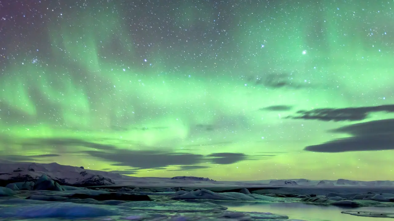 [Bintang] Islandia