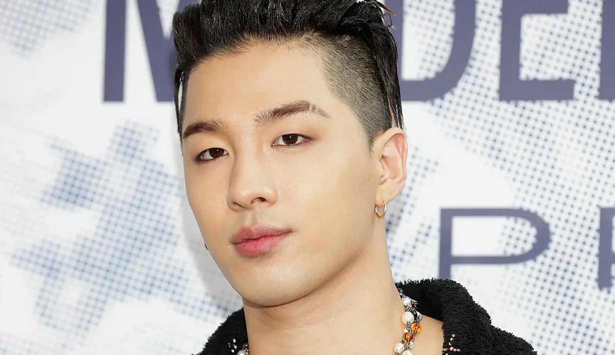 Baru-baru ini, Taeyang mendapat banyak pujian dari warganet karena tingkah lakunya. (foto: billboard.com)