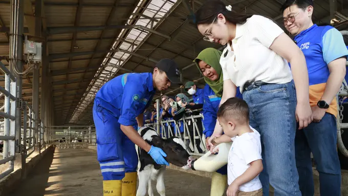 Nagita Slavina dan Cipung di peternakan (Istimewa)